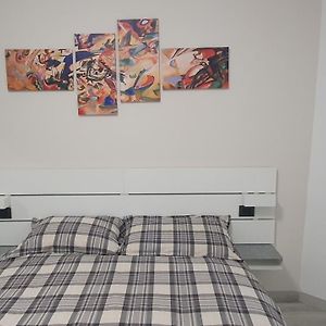 B&B 1930